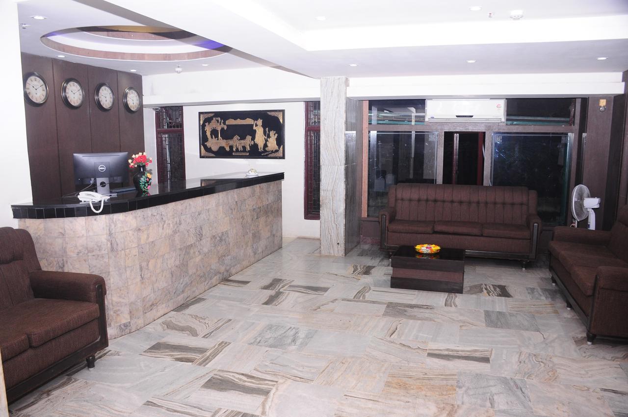 Hotel Surya Rajahmundry Exterior photo