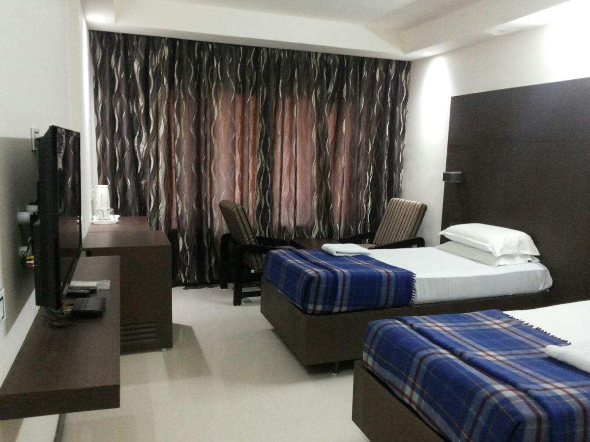 Hotel Surya Rajahmundry Exterior photo