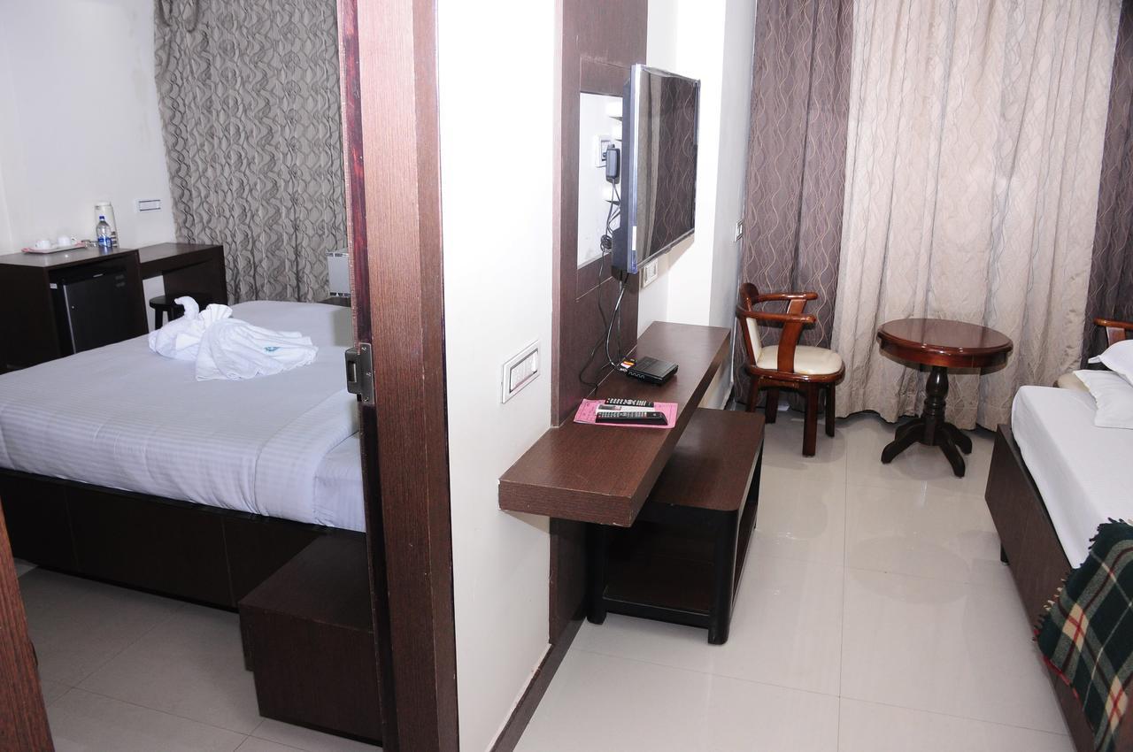 Hotel Surya Rajahmundry Exterior photo