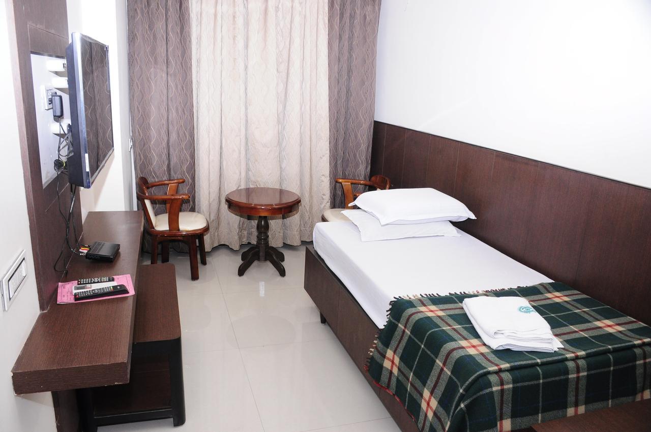 Hotel Surya Rajahmundry Exterior photo